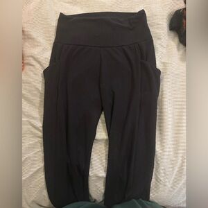 Simply Vera Wang Black leggings with pockets
